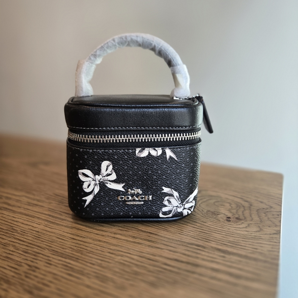 Coach Outlet New Unused Black and White Bow Bag
